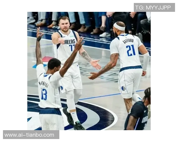 独行侠对阵公牛华盛顿因脚踝扭伤缺席场均147分74板的他将缺阵